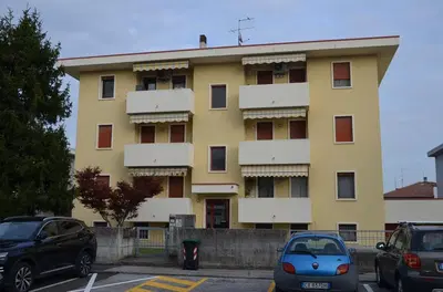 Vendesi quota di 1/6 della nuda proprietà degli immobili...