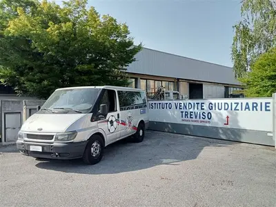 Autovettura FORD Fdey