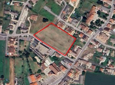 Terreno edificabile residenziale di 8.250 mq sito a...