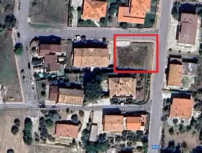 Intera Proprietà su: terreno residenziale edificabile.