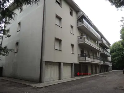 Garage, piano T, è catastalmente indipendente. Consistenza 15 mq, superficie...