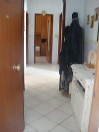Piena proprietà di appartamento posto al primo piano...