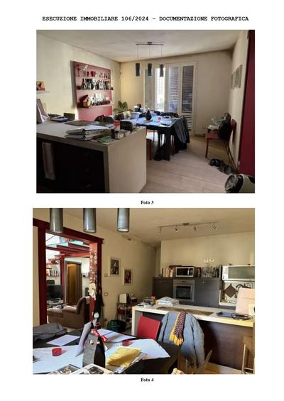 Unità ad uso civile abitazione di vani catastali 5, avente accesso da area urbana/vialetto che si diparte dalla pubblica via e più precisamente l’abitazione è disposta da due piani fuori terra; al piano terra sono presenti due vani, oltre ingresso/disimpegno, servizio igienico e ripostiglio, mentre al piano sottotetto sono presenti tre locali ad uso soffitta e un servizio igienico (non dichiarato), oltre terrazzo esclusivo.