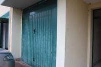 Piena proprieta' di alloggio posto al piano primo di...