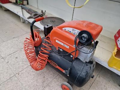 N. 2 Compressori, Attrezzature da Cantiere e Officina