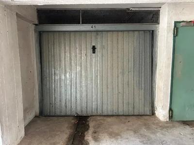 Piena proprietà del Garage Cassino (FR), Via Sferracavalli n. 2, pianointerrato, interno 41. Catasto Fabbricati: Fg. 84, Part. 383, Sub. 97, categoria C/6, Zc. 1.Superficie commerciale mq 23,70. Stato: libero – sporadica presenza di ristagni d’acqua.Valore di stima: € 15.700,00.
