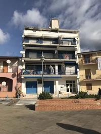 Appartamento completo di arredi per come da inventario,...