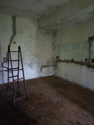 appartamento ad uso abitazione posto al piano secondo composto da tre locali ed un bagno con esternamente porzione di porticato.