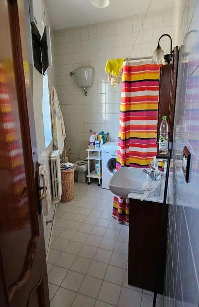 Fabbricato ad uso abitativo sito in Fontanarosa (AV) alla via Roma n. 32 distinto in catasto fabbricati del predetto Comune al foglio 12, particella 358, subalterno 2, piano T, categoria A2, classe 2, consistenza 6 vani, superficie 133, rendita € 371,85.