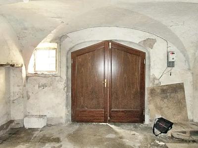 Deposito in centro storico sito a Peccioli (PI), in via G. Marconi n.16. Per...