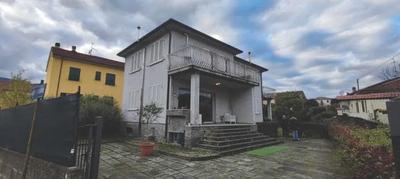 Porzione di fabbricato bifamiliare consistente in appartamento terra tetto,...
