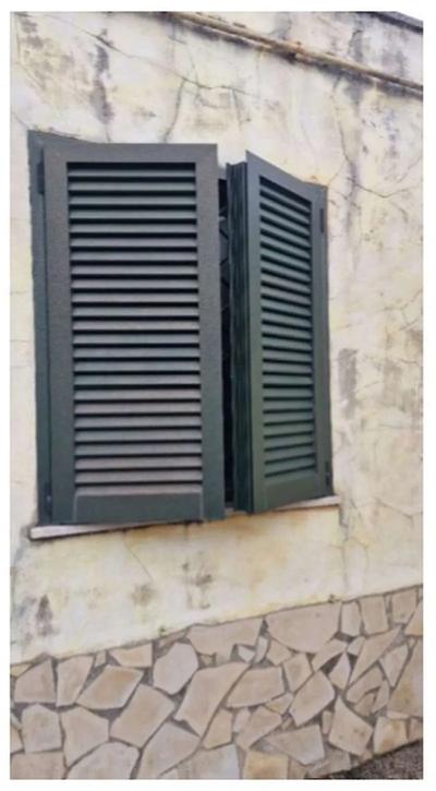Appartamento con ingresso indipendente dalla corte comunecondominiale. La consistenza è di un piano fuori terra con copertura a terrazzo nonpraticabile.
