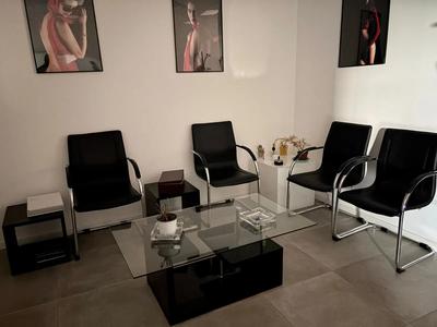 23 - ARREDO SALA RIUNIONI