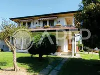 Lotto Unico - piena proprietà di porzione immobiliare...