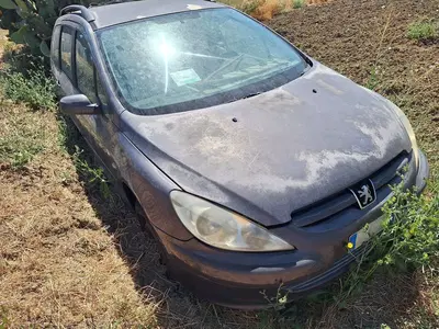 Autovettura Peugeot 307 HDIPer visionare la documentazione disponibile, si invitano le parti interessate a visitare la pagina dell'asta sul portale www.industrialdiscount.it - codice asta 10205
