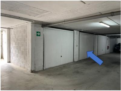GARAGES 
