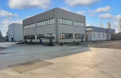 Complesso industriale con area scoperta in Pizzighettone...