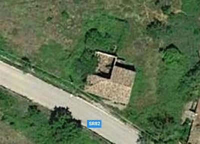 Diritto di proprietà su lotto unico costituito da fabbricato su due livelli...