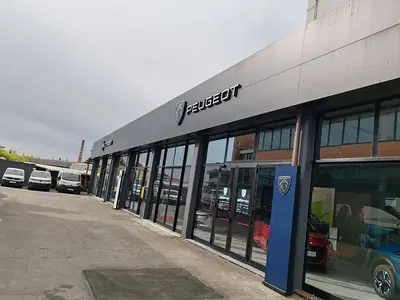 N.1 ALUCOBOND DI COLORE NERO LOTTO 19