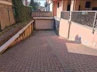 Piena proprietà per la quota di 1/1 di garage ubicato al...