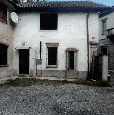 Piena proprietà di un’abitazione indipendente, composta da n°3 locali,...