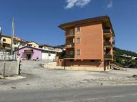 Terreno divenuto percorso stradale pavimentato...