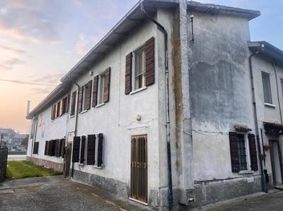 Vendita di piena proprietà di compendio immobiliare sito in Comune di Borgo...