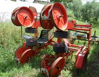 LOTTO 10: ARATRO TRIVOMERE; TRAPIANTATRICE