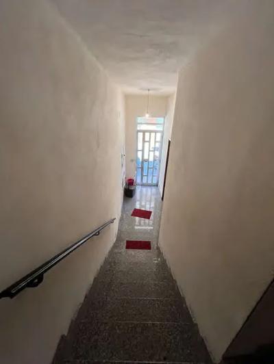 Piena proprietà di un deposito artigianale, superficie commerciale mq. 30,00, in catasto fabbricati fg. 14 part. 463, categoria C/2, classe 1, p.t., consistenza mq. 26, rendita € 29,54 p.t. 