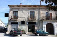 Locale commerciale al piano terra.