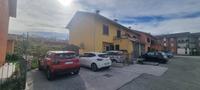 VILLETTA A SCHIERA SU TRE LIVELLI 