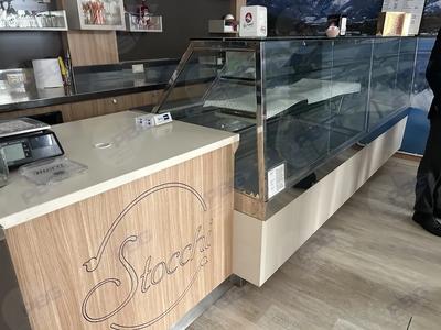 Arredamento per bar composto da: (come da portale di vendita )