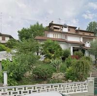 Piena ed esclusiva proprietà di villetta sviluppata su...