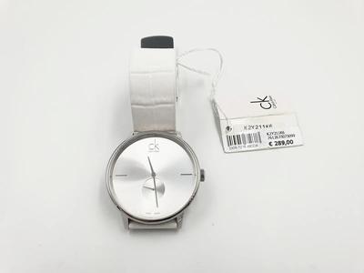 (Lotto n.984) un orologio marca Calvin Klein