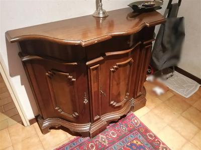 Mobile in legno scuro con cassetto e 3 sportelli, Vetrinetta a due ante in...