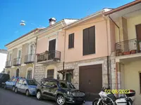 Palazzetto per civile abitazione di mq. 248,85 posto ai...