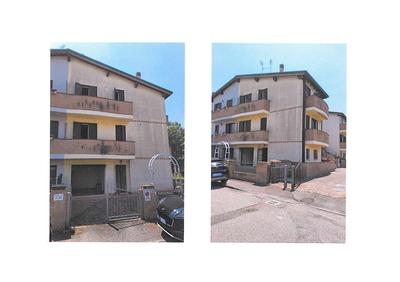 Piena proprietà di villetta d’angolo, ad uso civile...