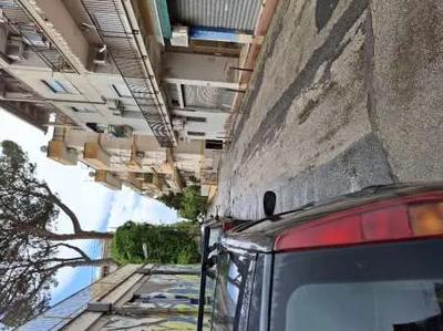 Appartamento al piano rialzato di un edificio d 5 piani fuori terra, senza ascensore, mq 51,36