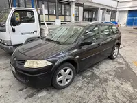 Autocarro Renault MeganePer visionare la documentazione...
