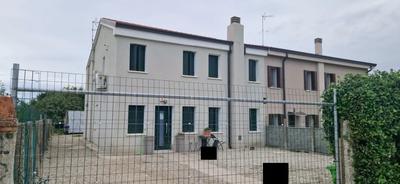 Piena proprietà per 1/1 di casa di civile abitazione...