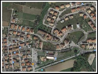 Appartamento di civile abitazione composto da: posto auto e cantina al piano S1, soggiorno-cucina, due camere da letto, un bagno ed un disimpegno al piano terra oltre area di pertinenza esclusiva e terrazzo