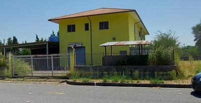 Fabbricato, a scopo produttivo, con annessi uffici e abitazione
