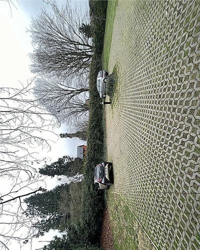 entità immobiliare sita nel Comune di Varese Via Generale Antonio Cantore n. 10 consistente nella piena proprietà di un posto auto scoperto.