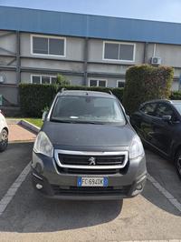 furgone Peugeot Partner targato FC694DK immatricolato in...
