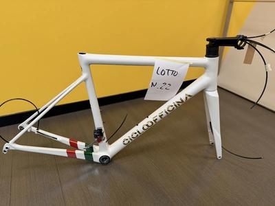 TELAIO IN CARBONIO PER BICI DA CORSA