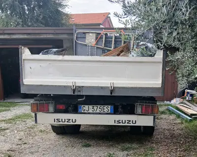 Autocarro ISUZU N1R 87A tg. GJ375ES, anno 2022
