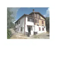 Piena proprietà di abitazione che si sviluppa su un...