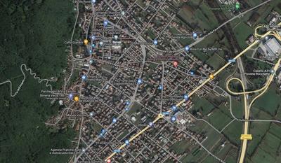 Abitazione da 11,5 vani catastali che si sviluppa su 4 piani (INTERRATO, TERRA, PRIMO, SECONDO) su una superficie di 285 mq a PIOVENE ROCCHETTE (VI) in via LIBERTA’.La superficie lorda dell’abitaz...