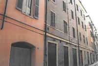 Lotto 2) Piena ed esclusiva proprietà di negozio al...