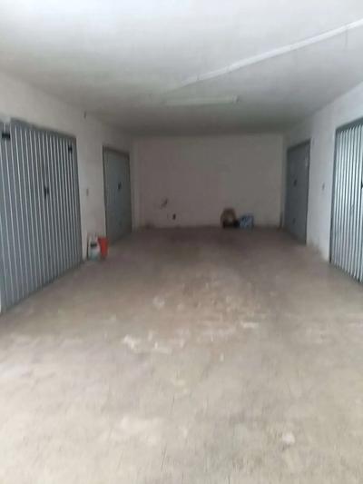 Garage, ubicato al piano seminterrato, scala B, facente parte di edificio...